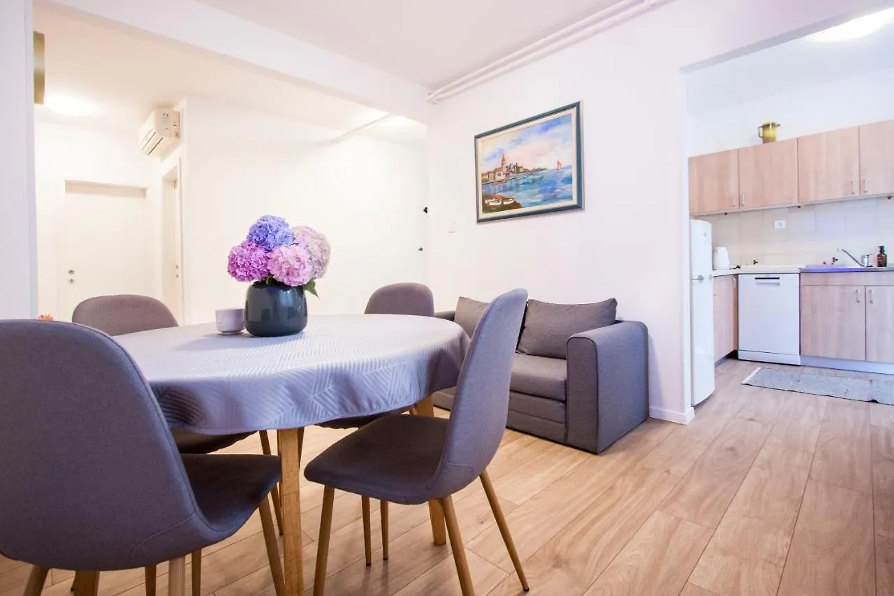 Apartment Vlada Beach Area Porec