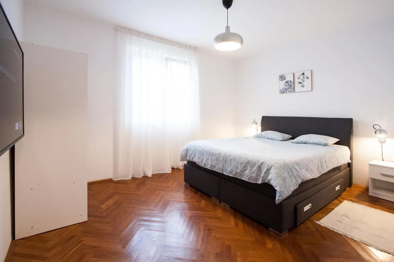 Apartment Vlada Beach Area Porec