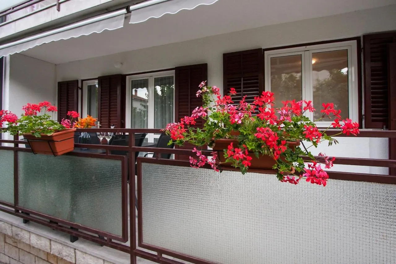 Apartment Vlada Beach Area Porec